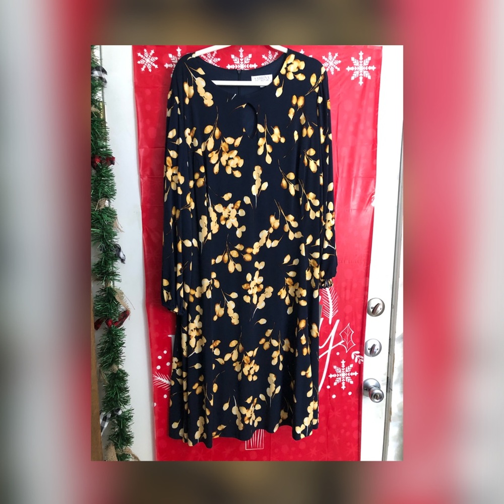 Key hole A line dress plus size